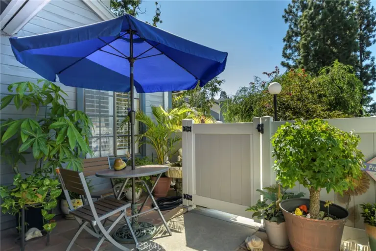 338 Monroe Ct, Azusa
