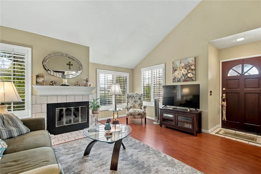 338 Monroe Ct, Azusa