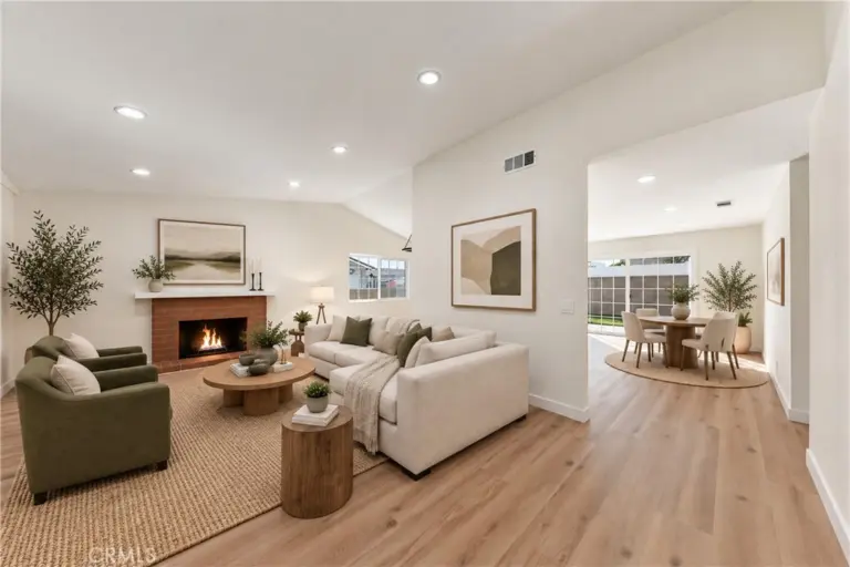 3407 Lucero, La Verne