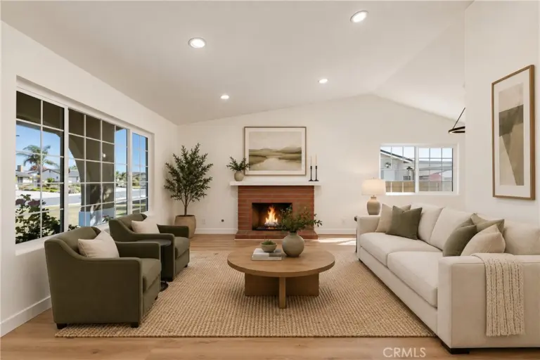 3407 Lucero, La Verne