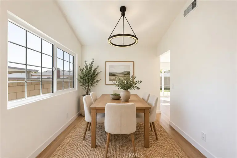 3407 Lucero, La Verne