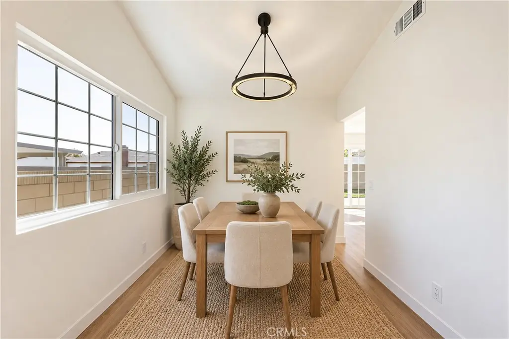 3407 Lucero, La Verne