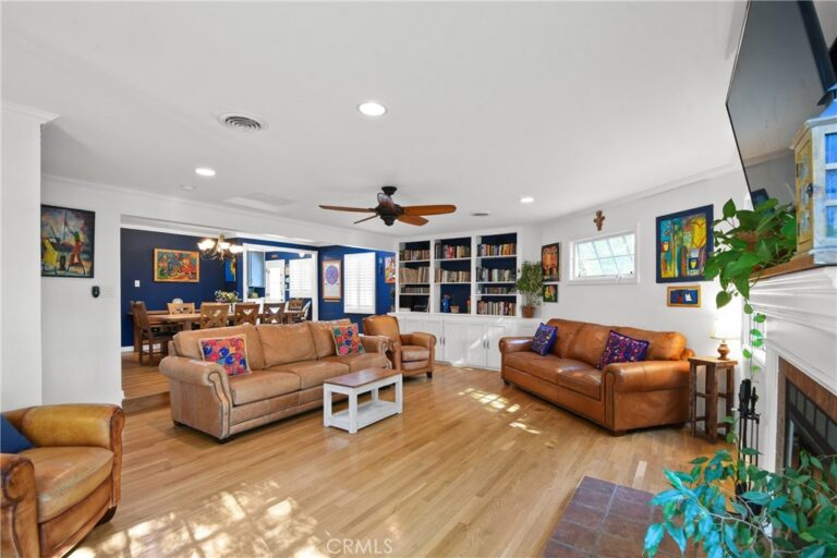 346 Saint Bonaventure, Claremont