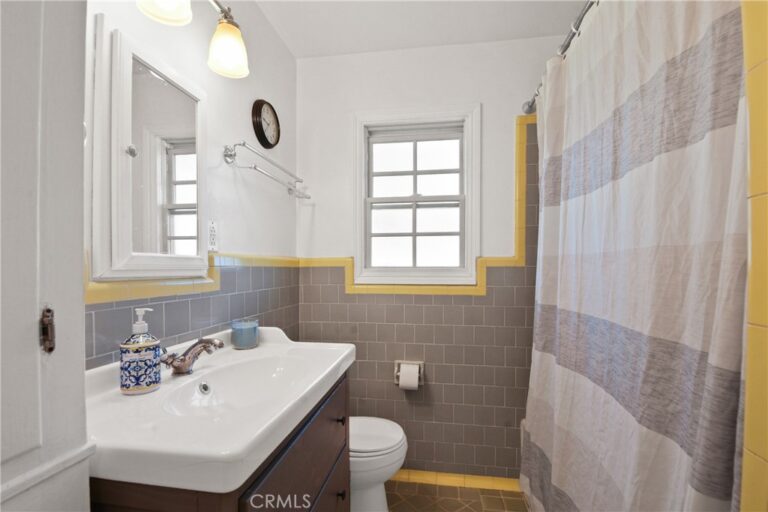 346 Saint Bonaventure, Claremont