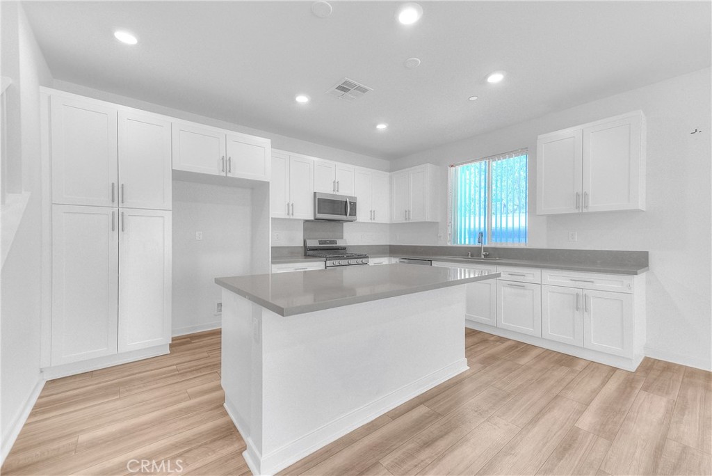 3585 E Eames, Ontario