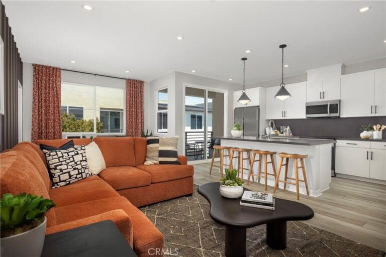 3681 W S. Eichler Paseo #3, Ontario