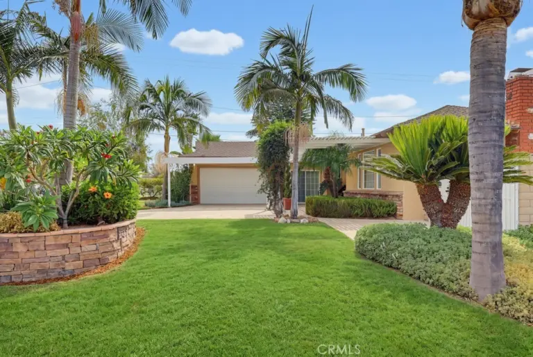 4009 Locust Street, Chino