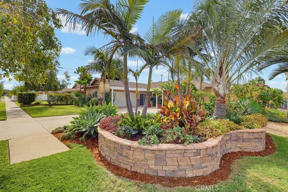 4009 Locust Street, Chino