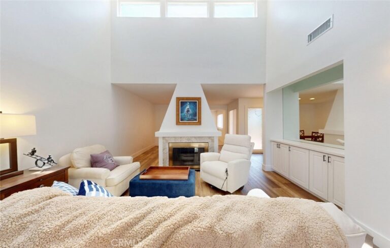 429 Champlain, Claremont