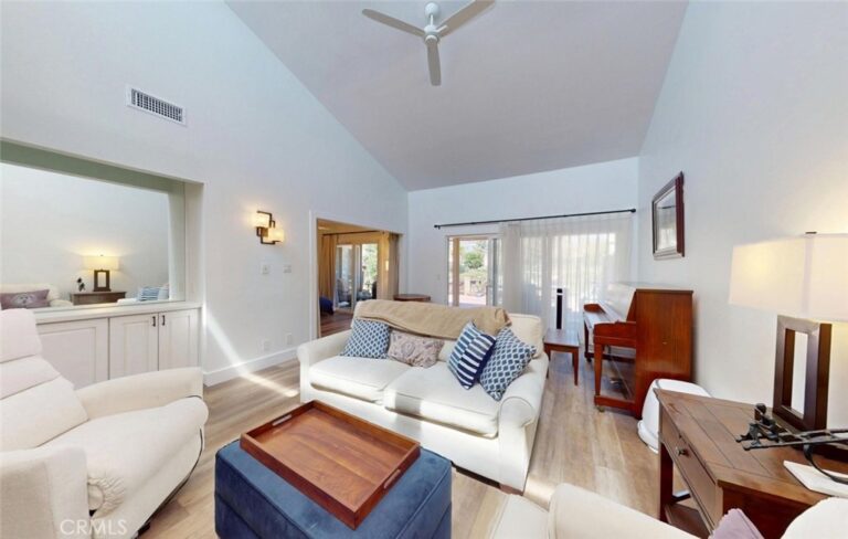 429 Champlain, Claremont