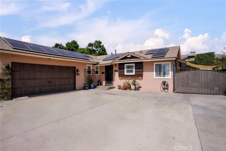 431 E Dexter Street, Covina