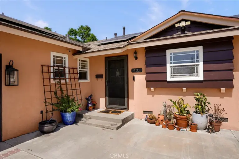 431 E Dexter Street, Covina
