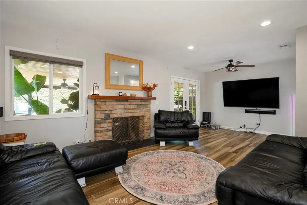 431 E Dexter Street, Covina