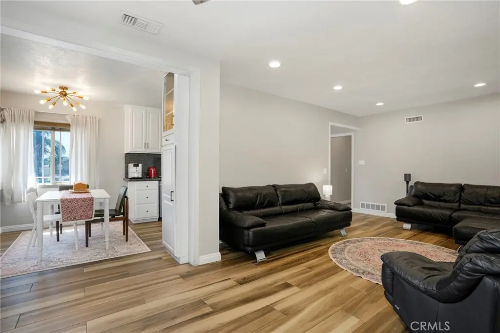 431 E Dexter Street, Covina