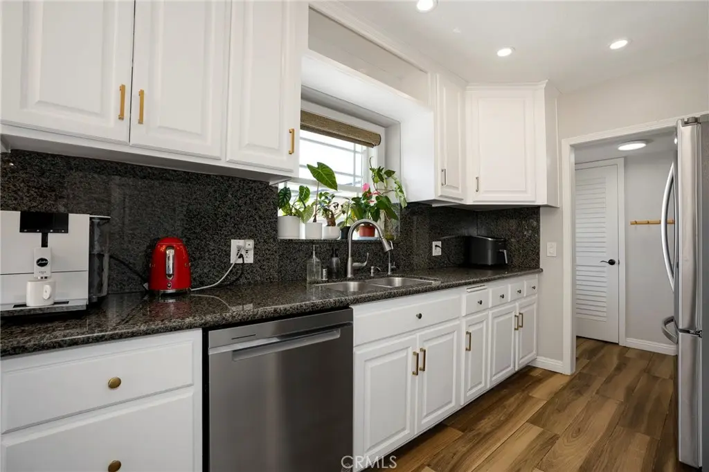 431 E Dexter Street, Covina