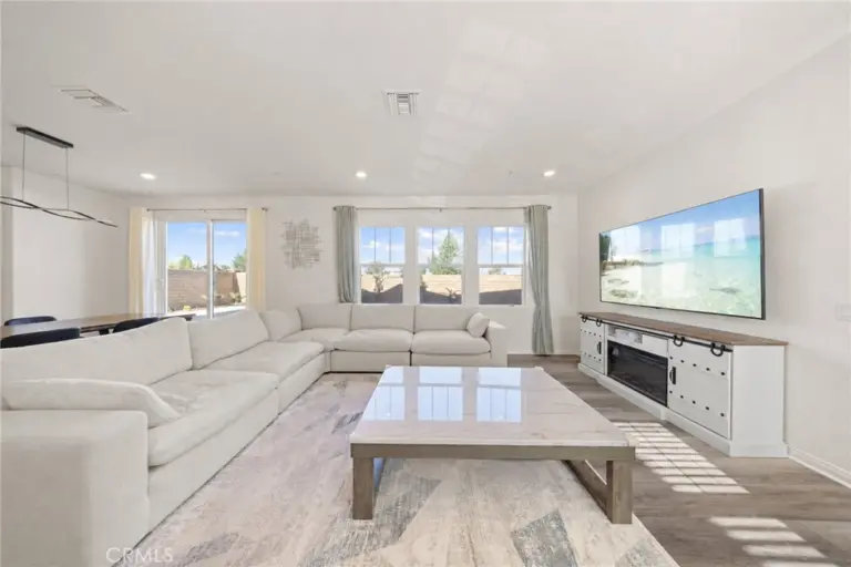 4335 S Amherst, Ontario