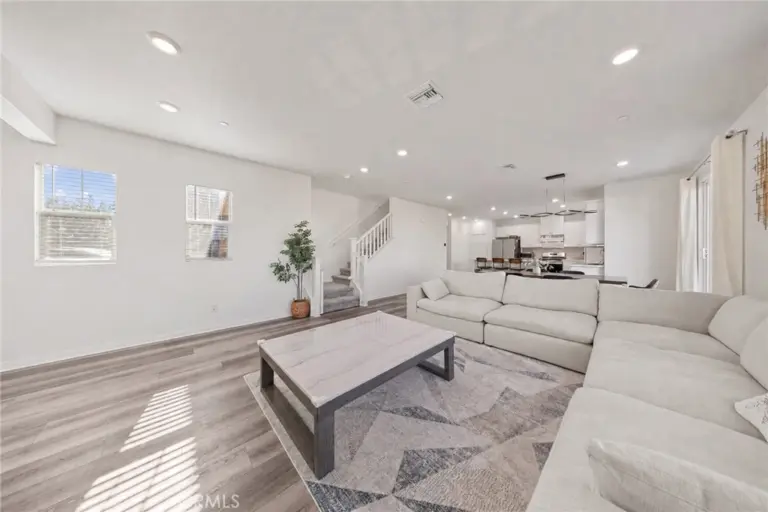 4335 S Amherst, Ontario