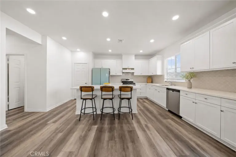 4335 S Amherst, Ontario