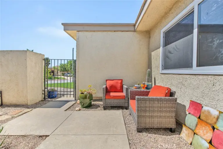 434 Champlain, Claremont