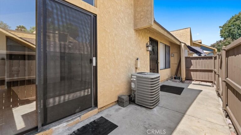 435 W 9th #B1, Upland