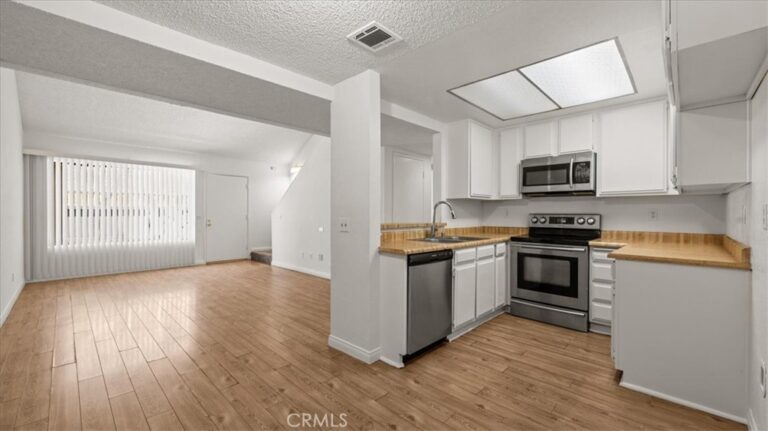 435 W 9th #B1, Upland