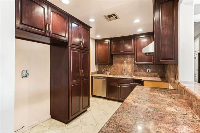 440 N Durrell Avenue, Azusa