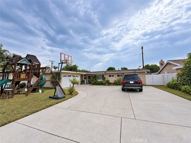 446 S Lowell, Covina