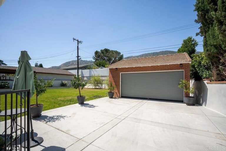 453 W Laurel Avenue, Glendora