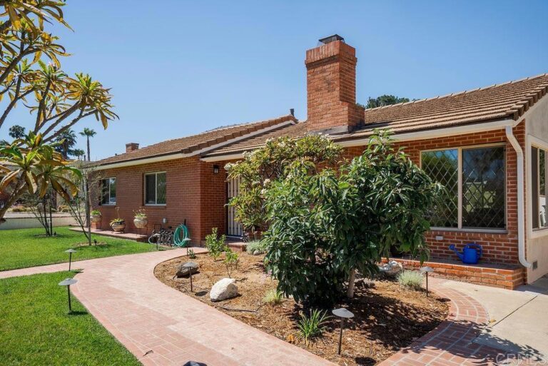 453 W Laurel Avenue, Glendora