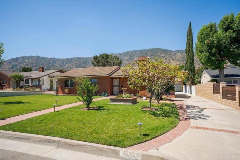 453 W Laurel Avenue, Glendora
