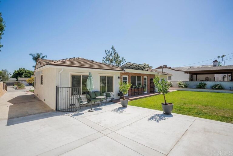 453 W Laurel Avenue, Glendora