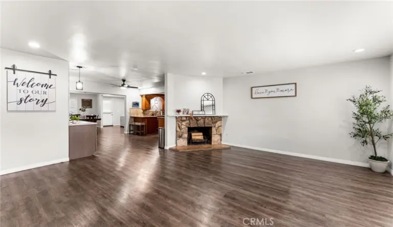 5019 Roosevelt, Chino