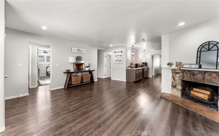 5019 Roosevelt, Chino