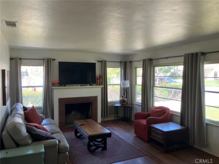 532 E Rosewood Court, Ontario