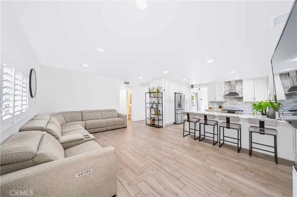 533 E Covina, Covina