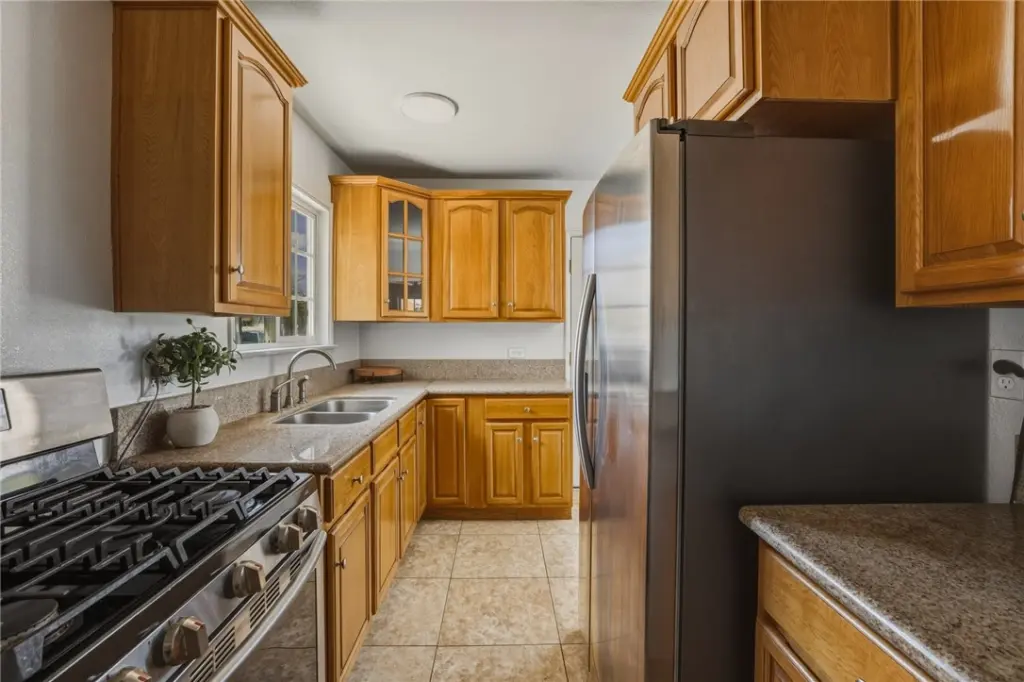 561 N Park, Rialto