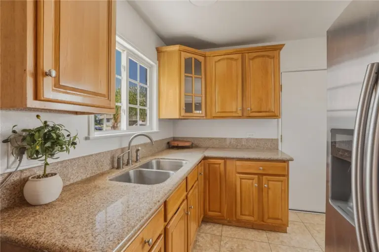 561 N Park, Rialto