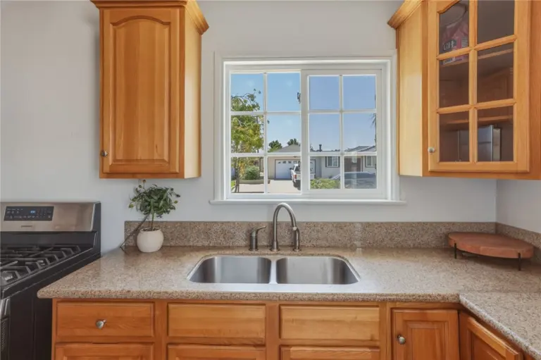561 N Park, Rialto