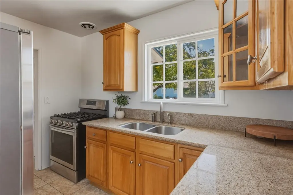 561 N Park, Rialto
