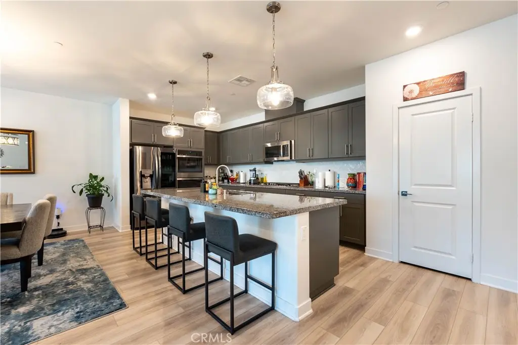 565 Hudson Way, Rialto