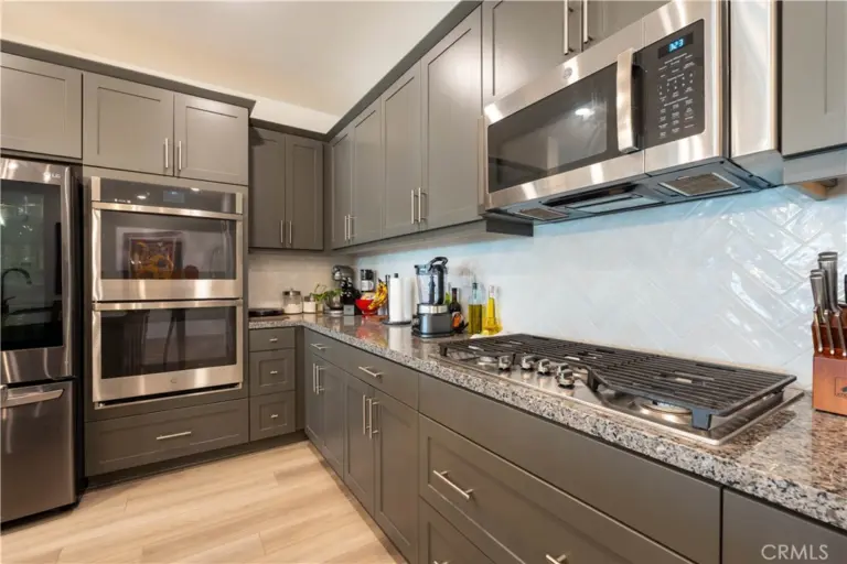565 Hudson Way, Rialto