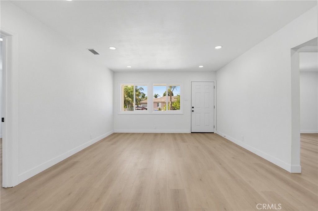 570 N East End Avenue, Pomona