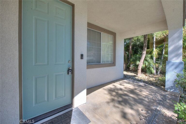 5732 Ridgemark, Fontana