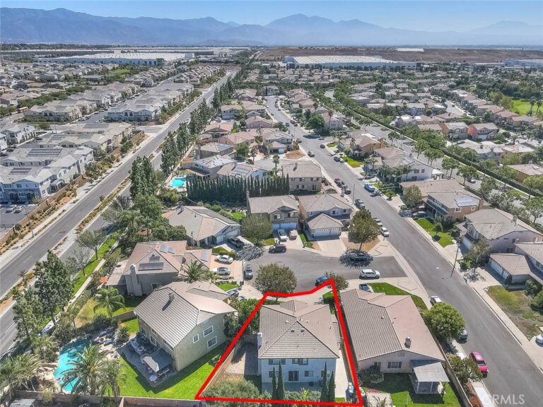 5732 Ridgemark, Fontana