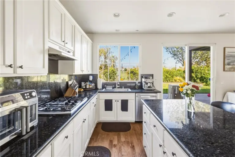 6011 Mira Vista Lane, Fontana