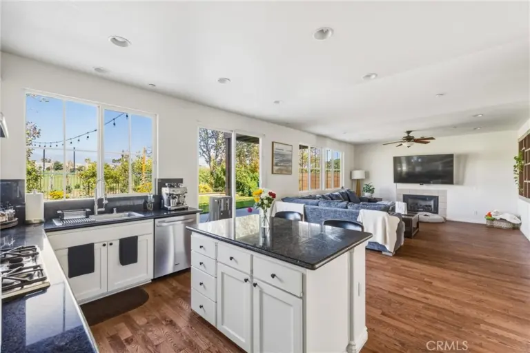 6011 Mira Vista Lane, Fontana