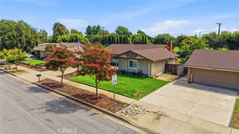 610 Ridgefield, Claremont