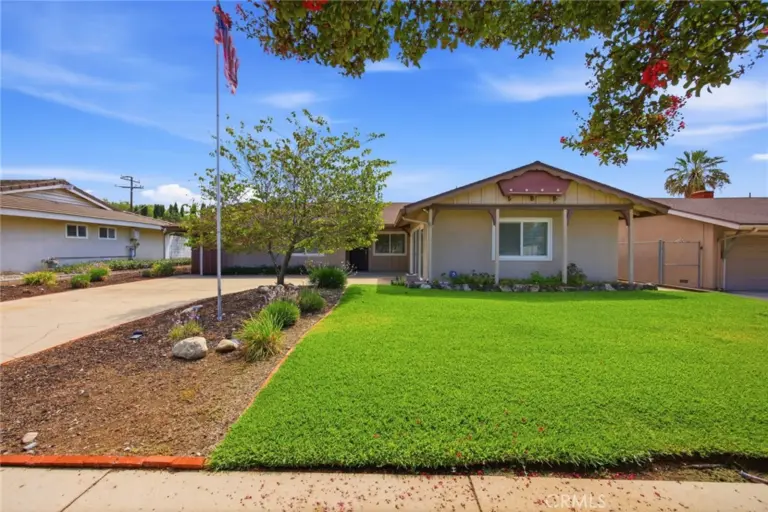 610 Ridgefield, Claremont