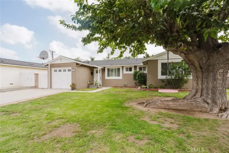 6124 N Fairvale Drive, Azusa
