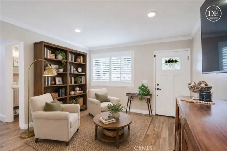 6124 N Fairvale Drive, Azusa